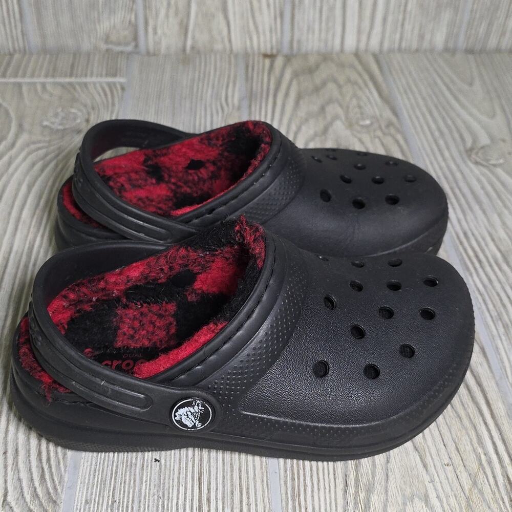 CROCS Classic Lined Clogs Black and Red Buffalo Check Fleece Child Size 10 - Picture 2 of 11